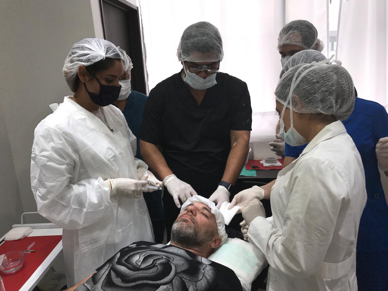 Procedimiento cl&iacute;nico de blefaroplastia